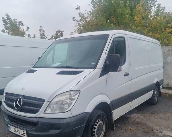 Белый Мерседес Sprinter, объемом двигателя 2.1 л и пробегом 475 тыс. км за 10500 $, фото 1 на Automoto.ua