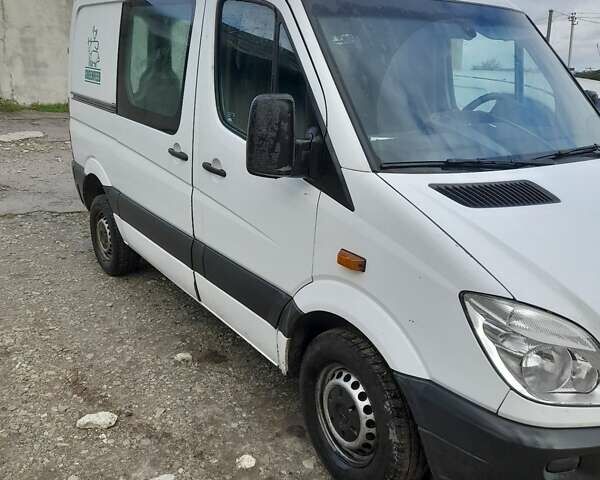 Белый Мерседес Sprinter, объемом двигателя 2.1 л и пробегом 601 тыс. км за 6999 $, фото 4 на Automoto.ua