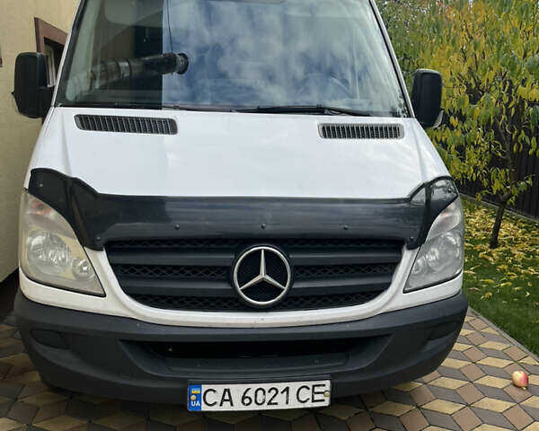 Белый Мерседес Sprinter, объемом двигателя 2.1 л и пробегом 303 тыс. км за 14999 $, фото 5 на Automoto.ua