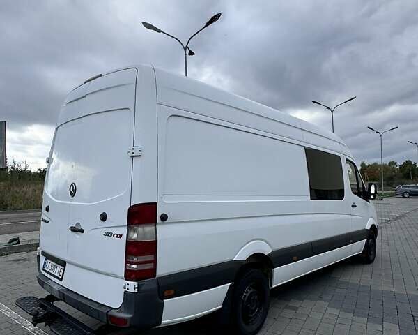 Белый Мерседес Sprinter, объемом двигателя 2.2 л и пробегом 300 тыс. км за 11100 $, фото 9 на Automoto.ua