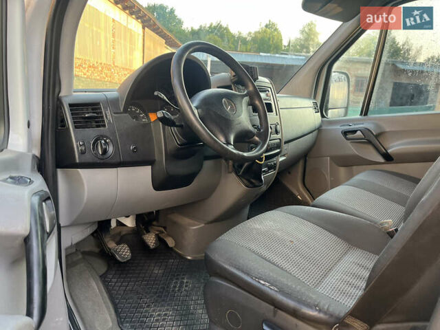 Белый Мерседес Sprinter, объемом двигателя 2.14 л и пробегом 450 тыс. км за 16368 $, фото 6 на Automoto.ua