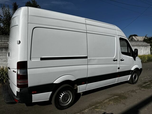 Белый Мерседес Sprinter, объемом двигателя 2.1 л и пробегом 500 тыс. км за 10000 $, фото 2 на Automoto.ua