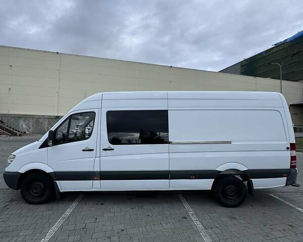 Белый Мерседес Sprinter, объемом двигателя 2.2 л и пробегом 300 тыс. км за 11100 $, фото 11 на Automoto.ua