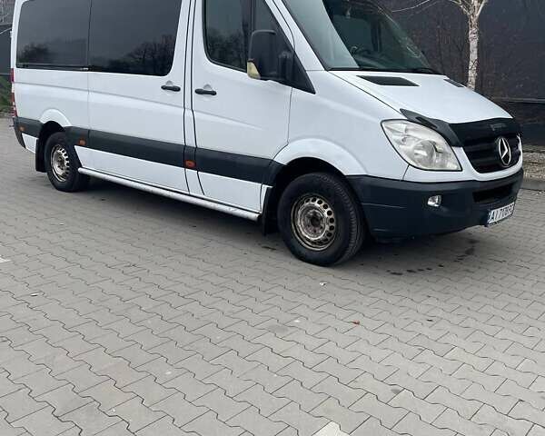 Белый Мерседес Sprinter, объемом двигателя 2.2 л и пробегом 560 тыс. км за 15700 $, фото 16 на Automoto.ua