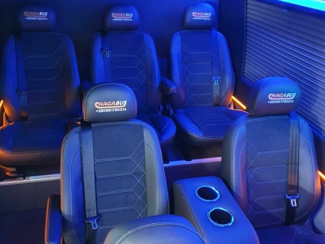 Белый Мерседес Sprinter, объемом двигателя 2.1 л и пробегом 330 тыс. км за 27500 $, фото 5 на Automoto.ua