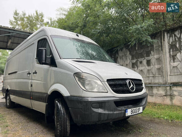Белый Мерседес Sprinter, объемом двигателя 2.14 л и пробегом 449 тыс. км за 13300 $, фото 2 на Automoto.ua