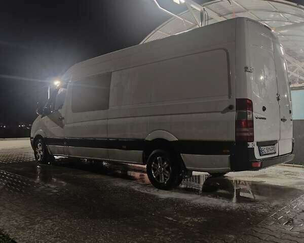Белый Мерседес Sprinter, объемом двигателя 3 л и пробегом 700 тыс. км за 15500 $, фото 6 на Automoto.ua