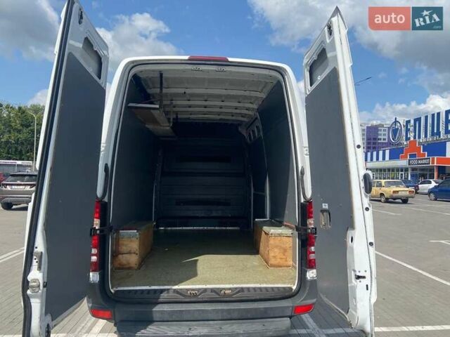 Белый Мерседес Sprinter, объемом двигателя 2.1 л и пробегом 312 тыс. км за 14600 $, фото 4 на Automoto.ua