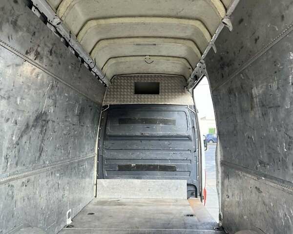 Белый Мерседес Sprinter, объемом двигателя 2.2 л и пробегом 400 тыс. км за 11500 $, фото 13 на Automoto.ua