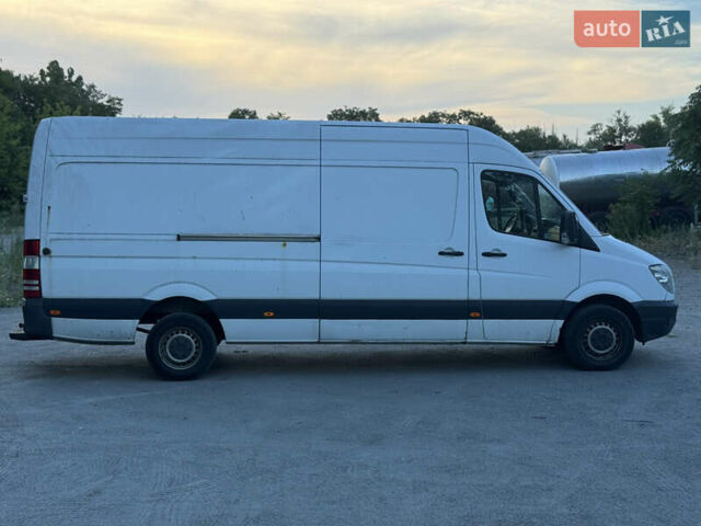 Белый Мерседес Sprinter, объемом двигателя 2.14 л и пробегом 550 тыс. км за 13700 $, фото 2 на Automoto.ua