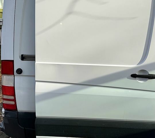 Белый Мерседес Sprinter, объемом двигателя 21 л и пробегом 378 тыс. км за 14300 $, фото 7 на Automoto.ua