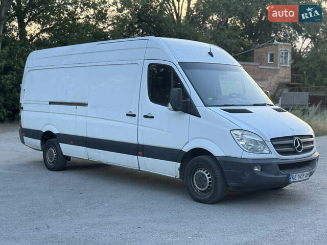 Белый Мерседес Sprinter, объемом двигателя 2.14 л и пробегом 550 тыс. км за 13700 $, фото 1 на Automoto.ua