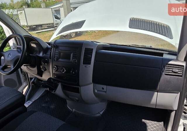Белый Мерседес Sprinter, объемом двигателя 2.14 л и пробегом 383 тыс. км за 18500 $, фото 8 на Automoto.ua
