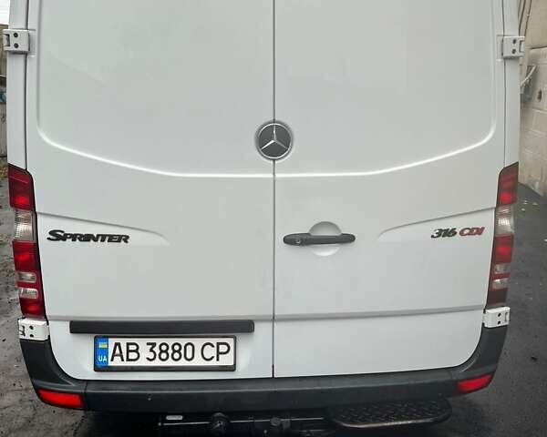 Белый Мерседес Sprinter, объемом двигателя 2.1 л и пробегом 500 тыс. км за 15200 $, фото 3 на Automoto.ua