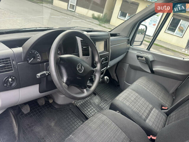 Белый Мерседес Sprinter, объемом двигателя 2.2 л и пробегом 352 тыс. км за 15500 $, фото 7 на Automoto.ua