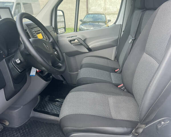 Белый Мерседес Sprinter, объемом двигателя 2.2 л и пробегом 310 тыс. км за 19999 $, фото 15 на Automoto.ua