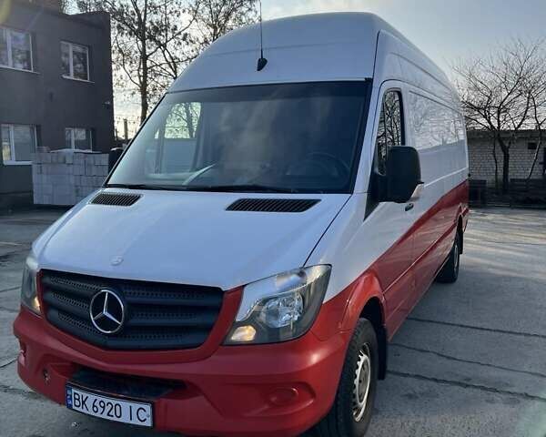 Белый Мерседес Sprinter, объемом двигателя 2.2 л и пробегом 400 тыс. км за 11500 $, фото 8 на Automoto.ua