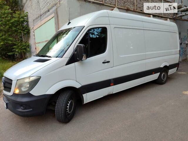 Белый Мерседес Sprinter, объемом двигателя 2.15 л и пробегом 273 тыс. км за 12200 $, фото 2 на Automoto.ua