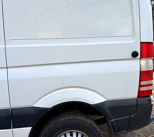 Белый Мерседес Sprinter, объемом двигателя 21 л и пробегом 378 тыс. км за 14300 $, фото 6 на Automoto.ua