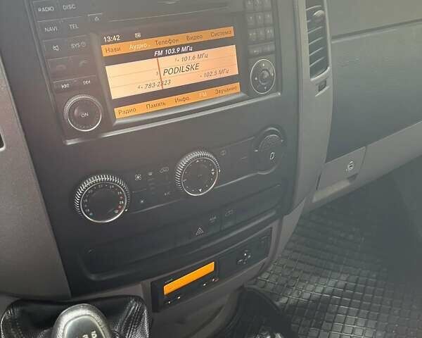 Белый Мерседес Sprinter, объемом двигателя 2.1 л и пробегом 500 тыс. км за 15200 $, фото 1 на Automoto.ua