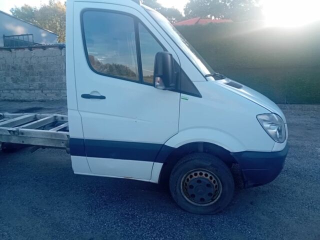Белый Мерседес Sprinter, объемом двигателя 2.2 л и пробегом 448 тыс. км за 12000 $, фото 1 на Automoto.ua