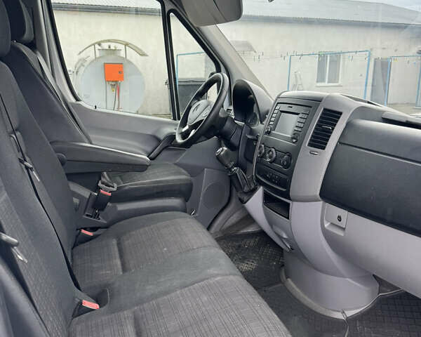 Белый Мерседес Sprinter, объемом двигателя 2.14 л и пробегом 305 тыс. км за 16000 $, фото 9 на Automoto.ua