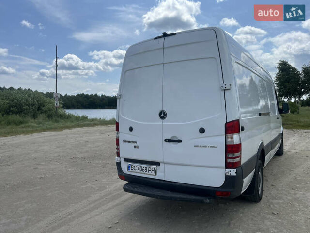 Белый Мерседес Sprinter, объемом двигателя 2.99 л и пробегом 390 тыс. км за 18800 $, фото 4 на Automoto.ua