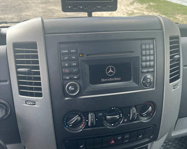 Белый Мерседес Sprinter, объемом двигателя 2.2 л и пробегом 310 тыс. км за 19999 $, фото 17 на Automoto.ua
