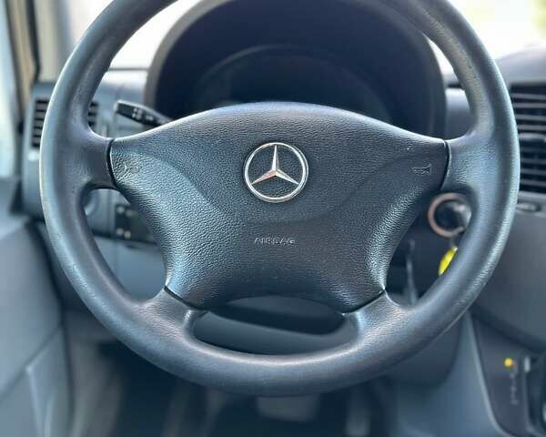 Белый Мерседес Sprinter, объемом двигателя 2.99 л и пробегом 489 тыс. км за 14000 $, фото 15 на Automoto.ua