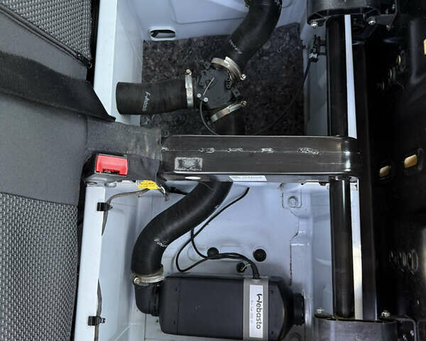 Белый Мерседес Sprinter, объемом двигателя 2.2 л и пробегом 270 тыс. км за 27500 $, фото 4 на Automoto.ua