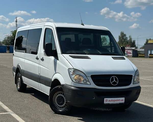 Белый Мерседес Sprinter, объемом двигателя 2.99 л и пробегом 489 тыс. км за 14000 $, фото 2 на Automoto.ua