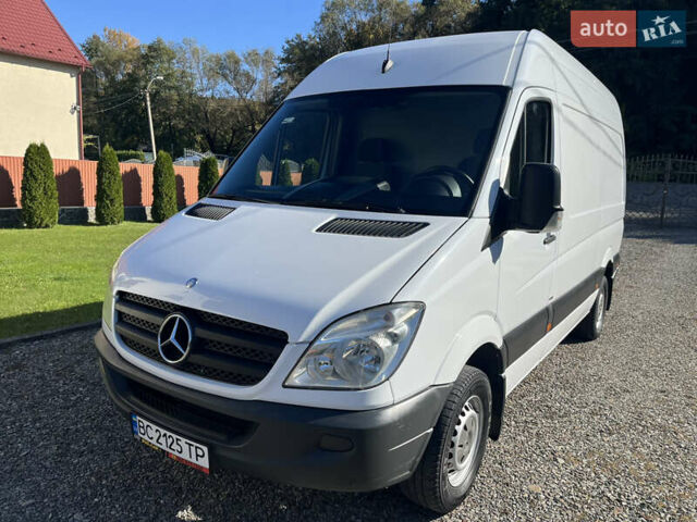 Белый Мерседес Sprinter, объемом двигателя 2.14 л и пробегом 345 тыс. км за 14300 $, фото 2 на Automoto.ua