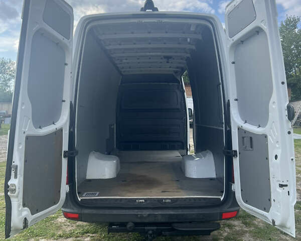 Белый Мерседес Sprinter, объемом двигателя 2.2 л и пробегом 310 тыс. км за 19999 $, фото 12 на Automoto.ua