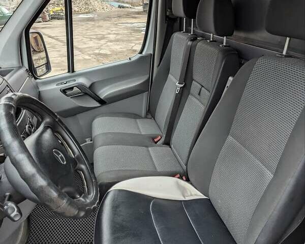 Белый Мерседес Sprinter, объемом двигателя 2.14 л и пробегом 370 тыс. км за 12500 $, фото 23 на Automoto.ua