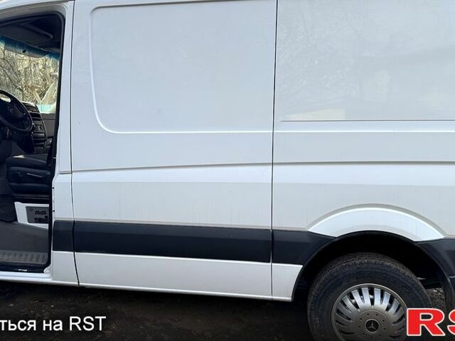 Белый Мерседес Sprinter, объемом двигателя 21 л и пробегом 378 тыс. км за 14300 $, фото 2 на Automoto.ua