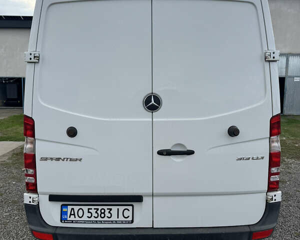 Белый Мерседес Sprinter, объемом двигателя 2.14 л и пробегом 305 тыс. км за 16000 $, фото 5 на Automoto.ua