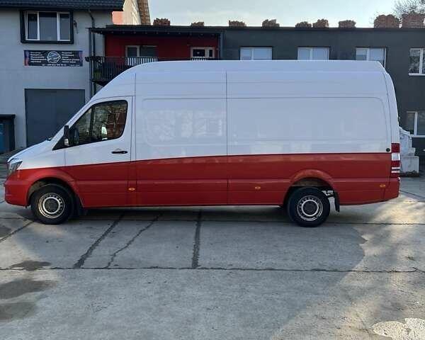 Белый Мерседес Sprinter, объемом двигателя 2.2 л и пробегом 400 тыс. км за 11500 $, фото 1 на Automoto.ua