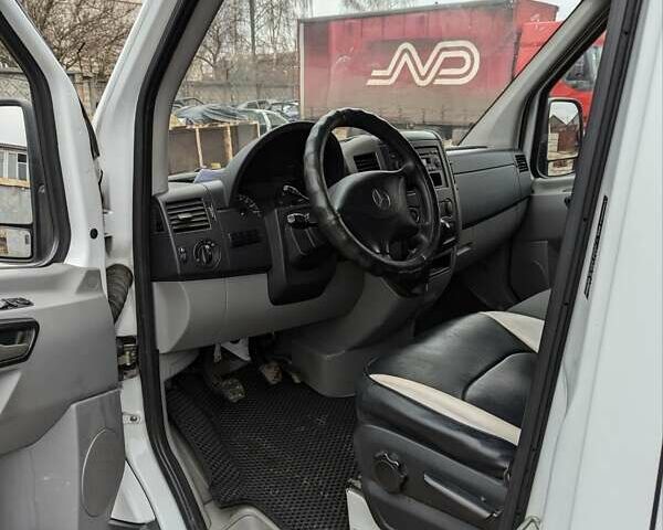 Белый Мерседес Sprinter, объемом двигателя 2.14 л и пробегом 370 тыс. км за 12500 $, фото 20 на Automoto.ua