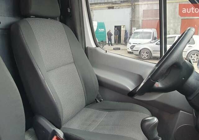 Білий Мерседес Sprinter, об'ємом двигуна 2.1 л та пробігом 340 тис. км за 13000 $, фото 7 на Automoto.ua