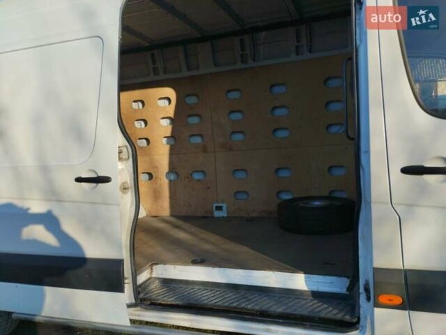 Белый Мерседес Sprinter, объемом двигателя 2.2 л и пробегом 259 тыс. км за 16000 $, фото 6 на Automoto.ua
