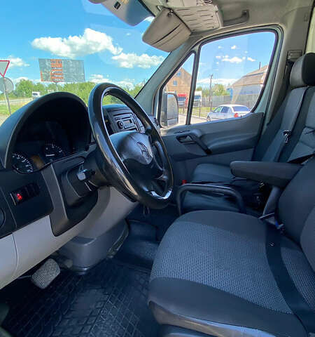 Белый Мерседес Sprinter, объемом двигателя 2.14 л и пробегом 317 тыс. км за 18500 $, фото 6 на Automoto.ua