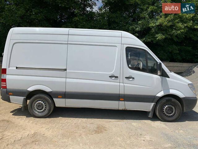 Белый Мерседес Sprinter, объемом двигателя 2.14 л и пробегом 271 тыс. км за 17899 $, фото 8 на Automoto.ua
