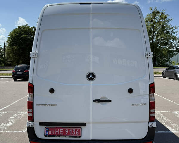 Белый Мерседес Sprinter, объемом двигателя 2.2 л и пробегом 270 тыс. км за 27500 $, фото 10 на Automoto.ua