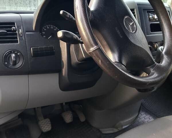Белый Мерседес Sprinter, объемом двигателя 2.1 л и пробегом 198 тыс. км за 13500 $, фото 5 на Automoto.ua