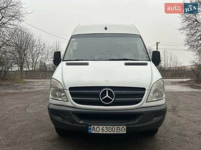 Белый Мерседес Sprinter, объемом двигателя 3 л и пробегом 595 тыс. км за 25500 $, фото 1 на Automoto.ua