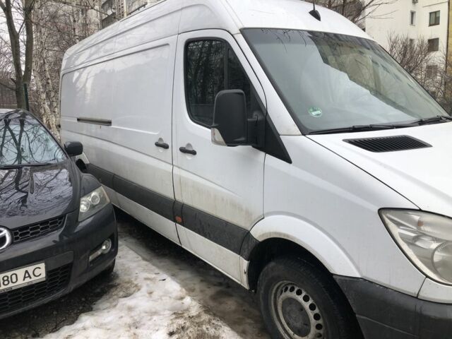 Белый Мерседес Sprinter, объемом двигателя 2.2 л и пробегом 559 тыс. км за 14700 $, фото 2 на Automoto.ua