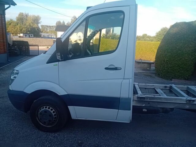 Белый Мерседес Sprinter, объемом двигателя 2.2 л и пробегом 448 тыс. км за 12000 $, фото 2 на Automoto.ua