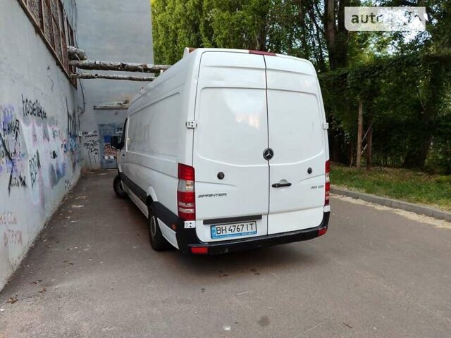 Белый Мерседес Sprinter, объемом двигателя 2.15 л и пробегом 273 тыс. км за 12200 $, фото 4 на Automoto.ua