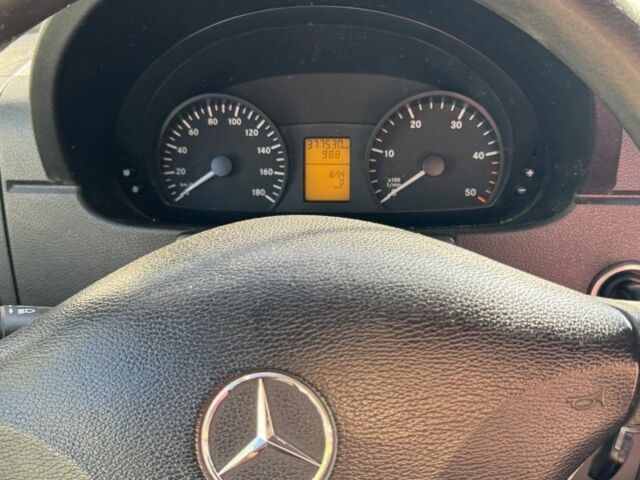 Белый Мерседес Sprinter, объемом двигателя 2.1 л и пробегом 377 тыс. км за 15000 $, фото 5 на Automoto.ua