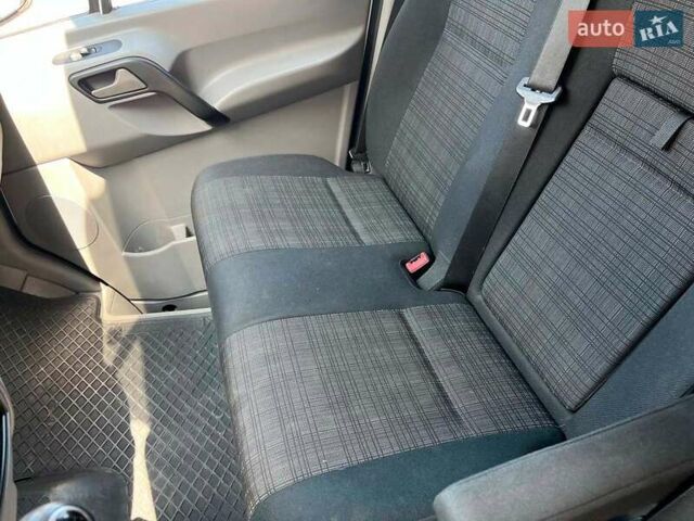 Белый Мерседес Sprinter, объемом двигателя 2.2 л и пробегом 275 тыс. км за 14990 $, фото 14 на Automoto.ua